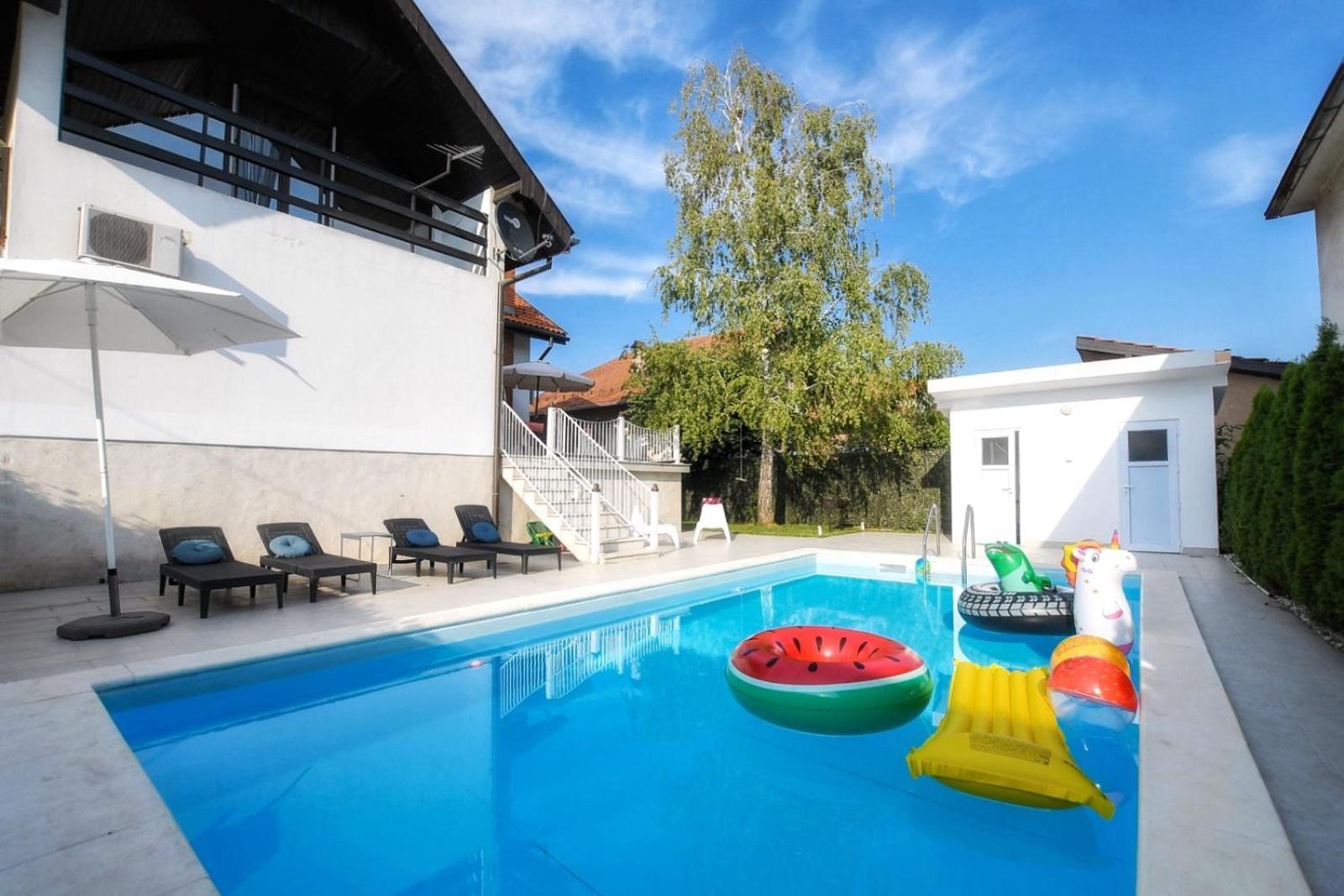 Villa Mina Kladovo, 5-Bedroom Villa With Pool For Up To 12 People Экстерьер фото