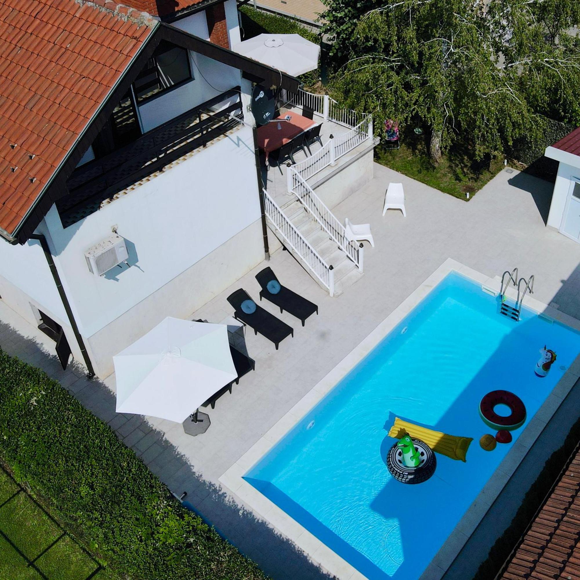 Villa Mina Kladovo, 5-Bedroom Villa With Pool For Up To 12 People Экстерьер фото