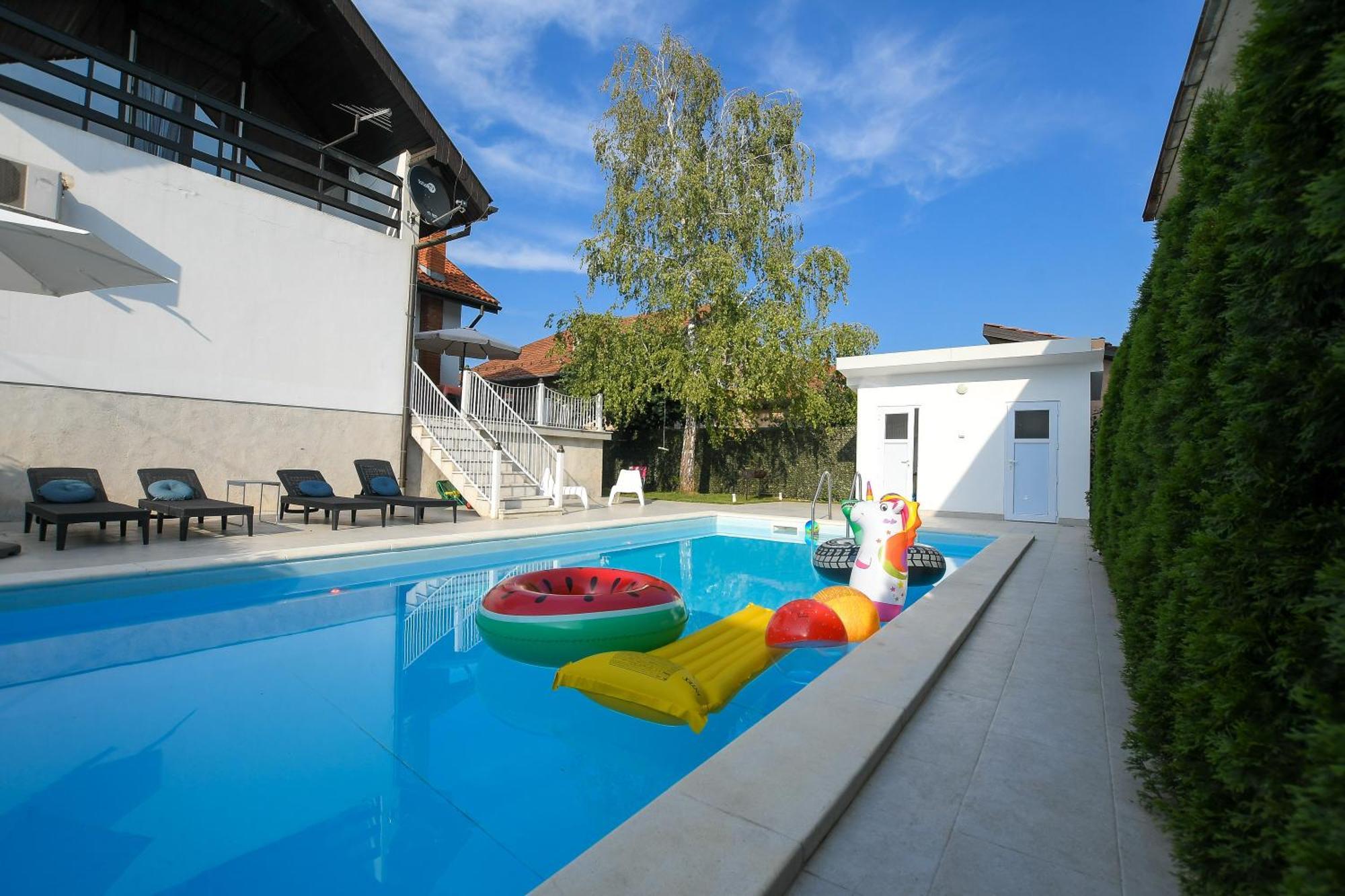 Villa Mina Kladovo, 5-Bedroom Villa With Pool For Up To 12 People Экстерьер фото